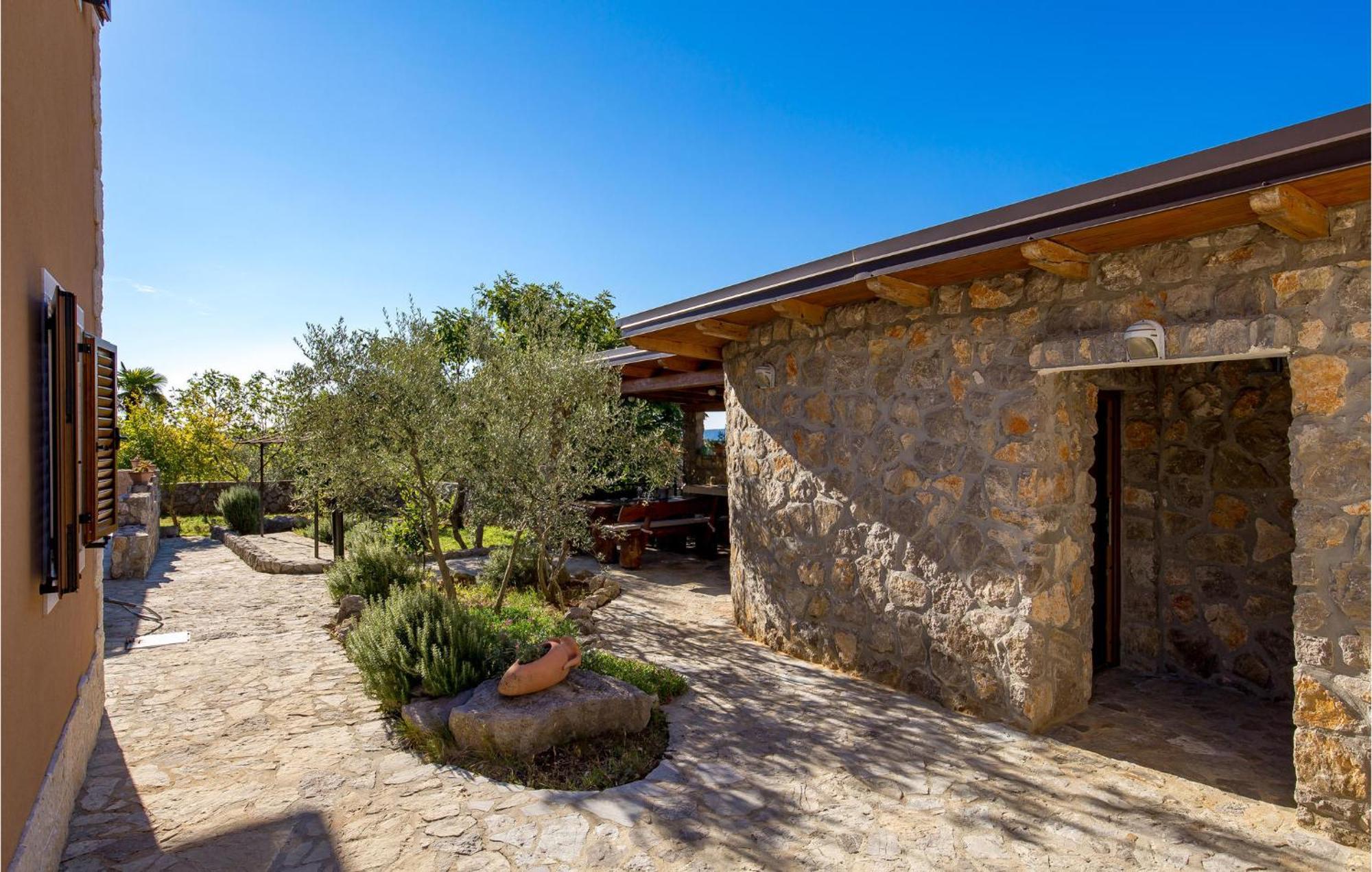 Gorgeous Home In Zgaljici With Sauna ภายนอก รูปภาพ